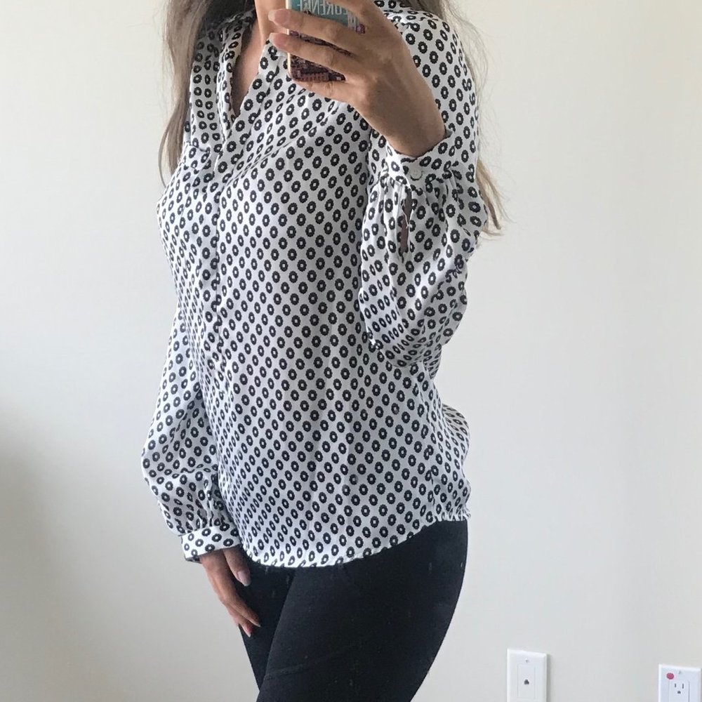 blouse - Picture 2 of 2